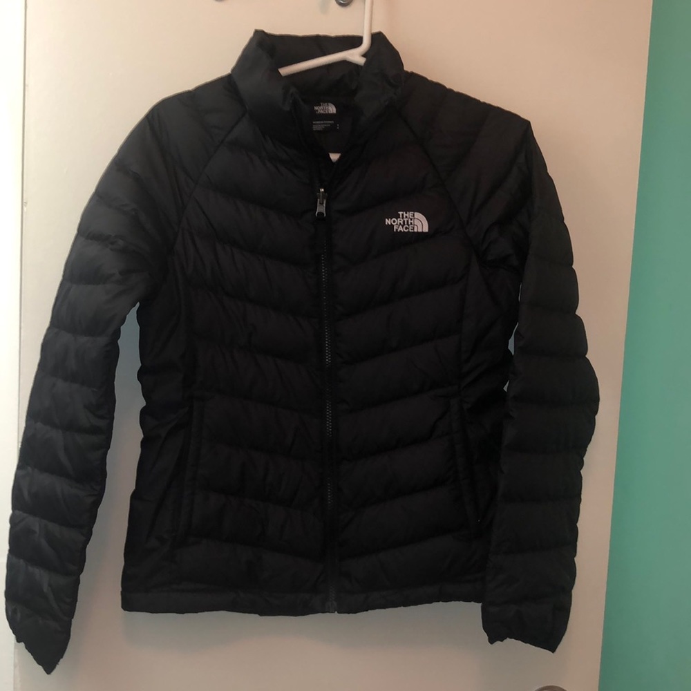 North face womens lightweight puffer coat. Brought from north face outlet.